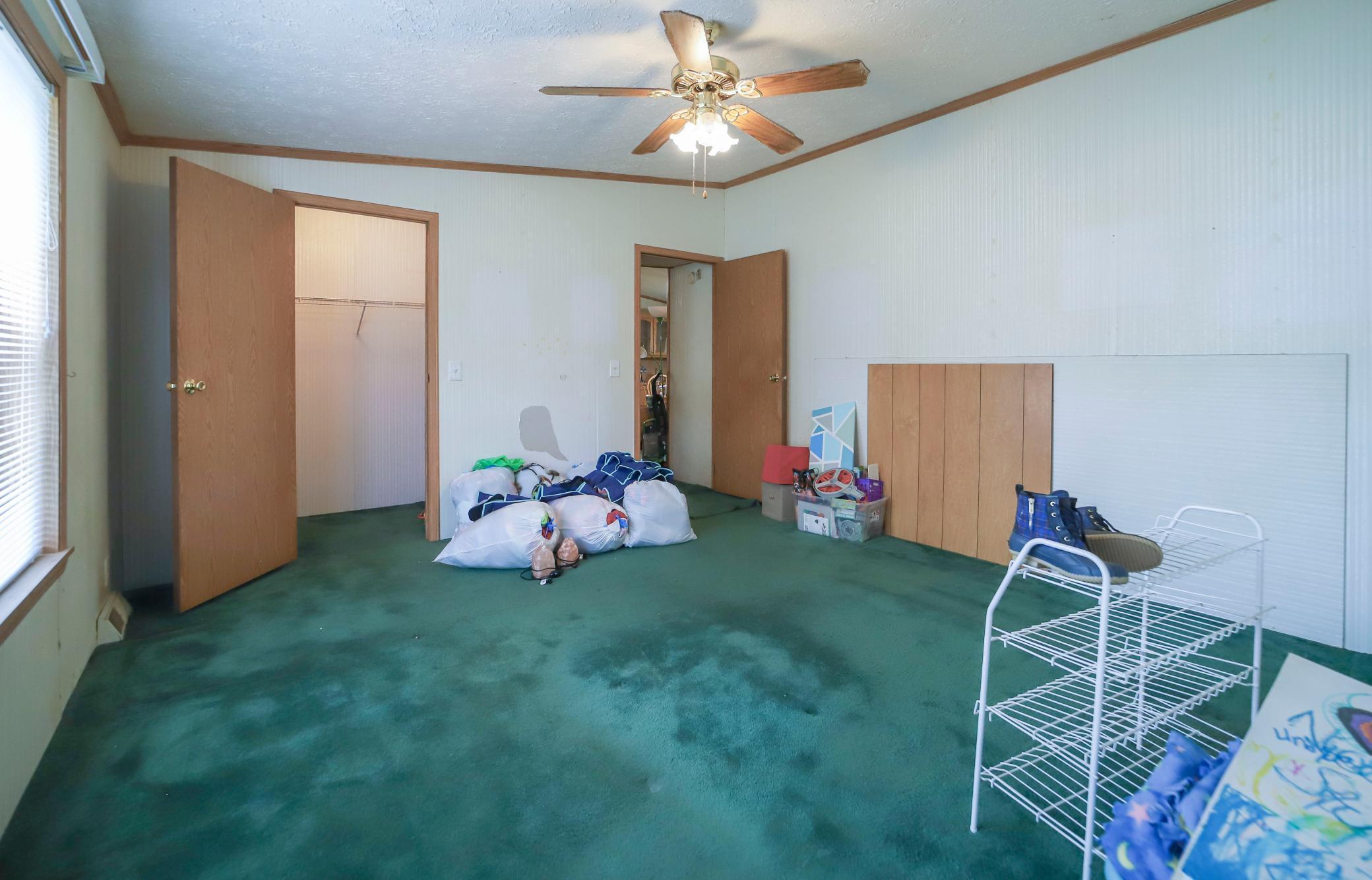 7047 Fox Road