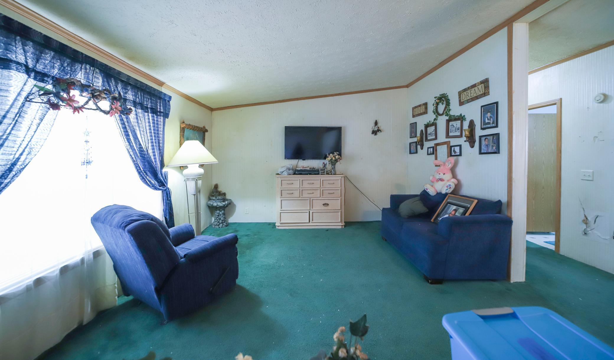 7047 Fox Road