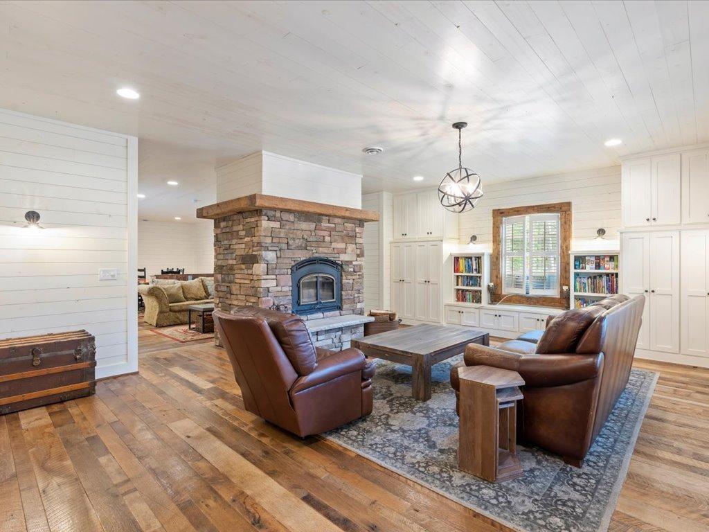 5612 Sibley Lake Road SW