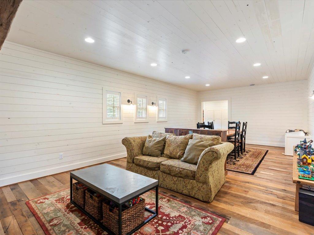 5612 Sibley Lake Road SW