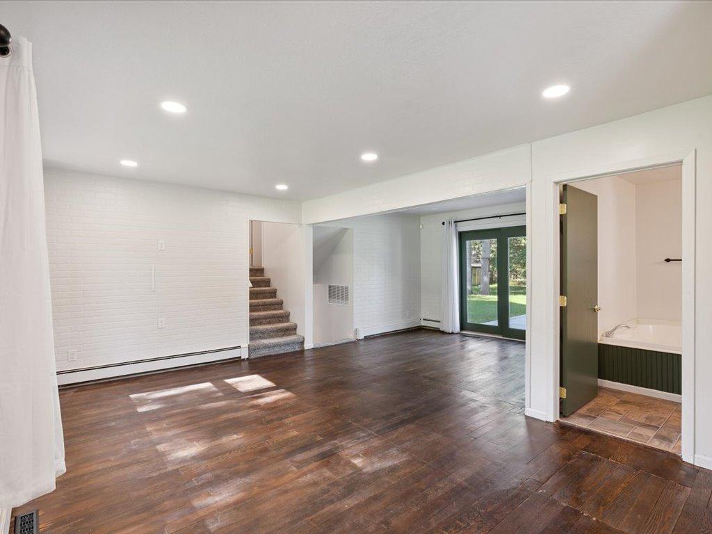 10995 Greenwood Street