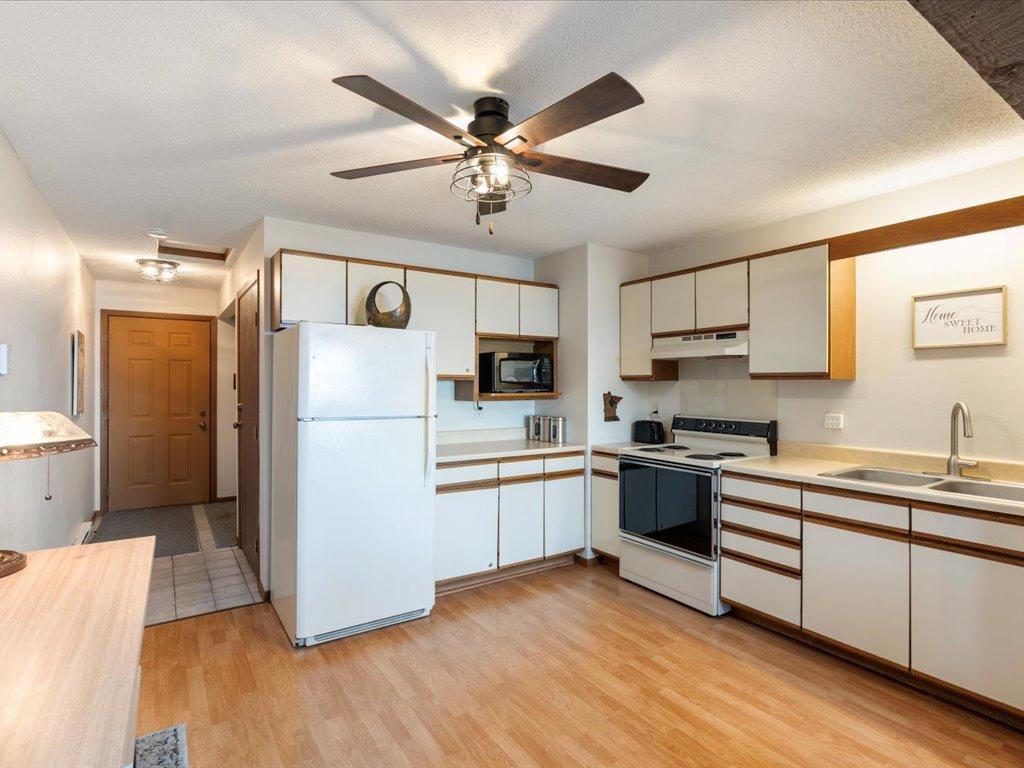 10490 US Highway 169 Unit: 303