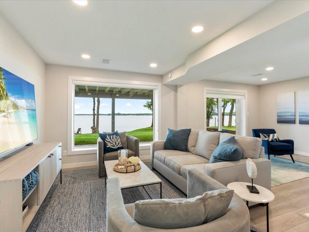 1725 White Cloud Drive N