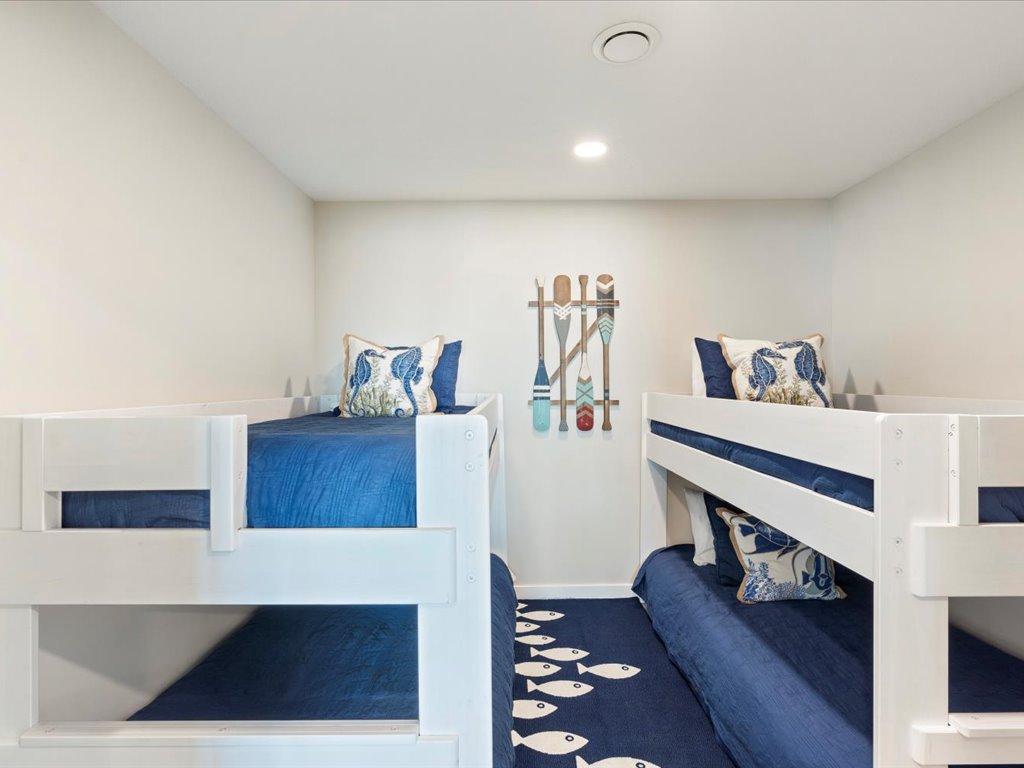 1725 White Cloud Drive N