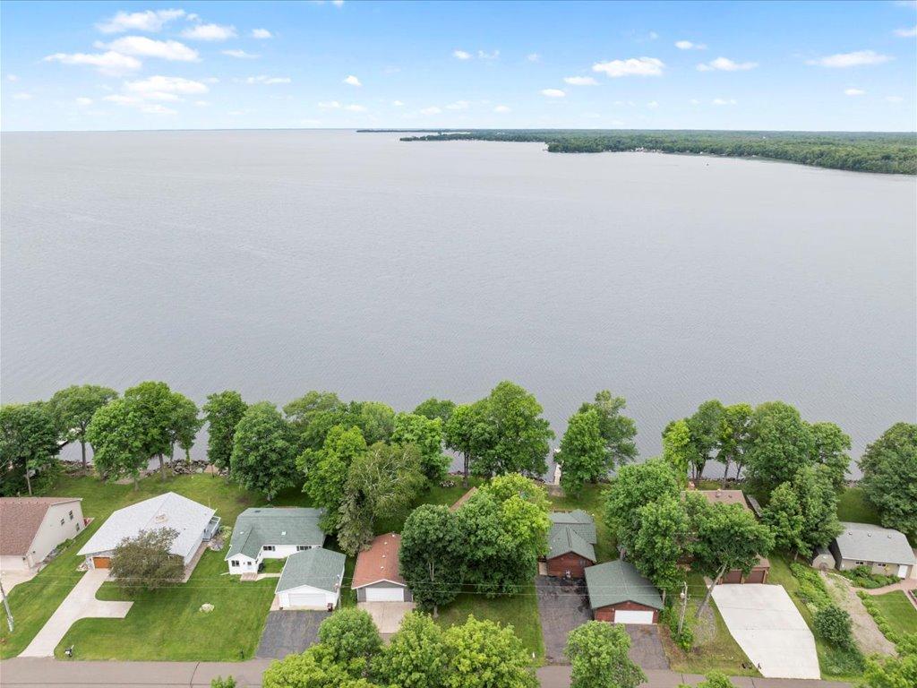 1725 White Cloud Drive N