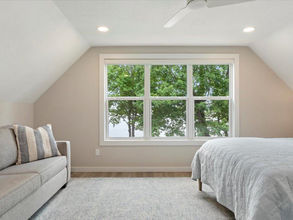 1725 White Cloud Drive N