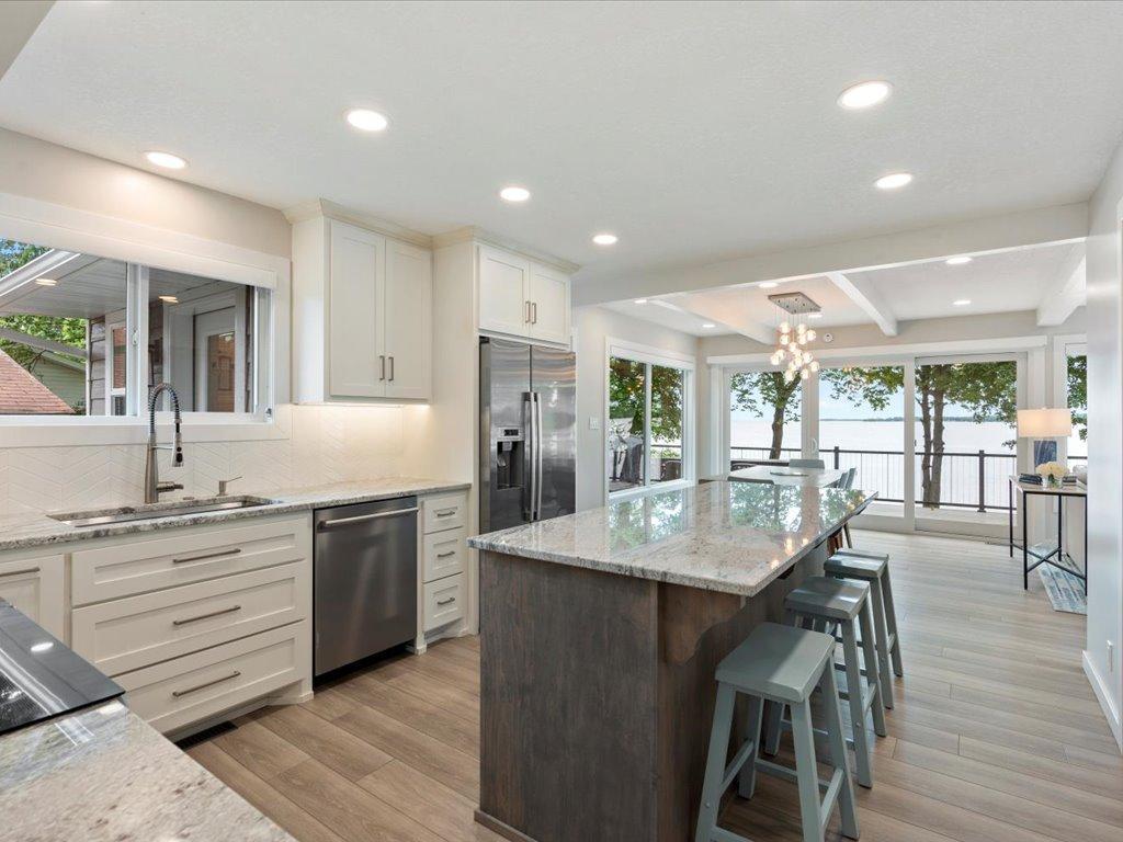 1725 White Cloud Drive N