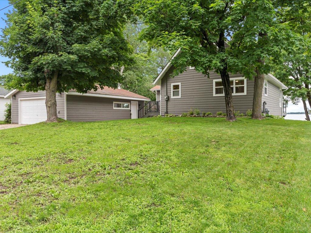 1725 White Cloud Drive N