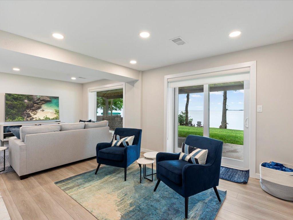 1725 White Cloud Drive N