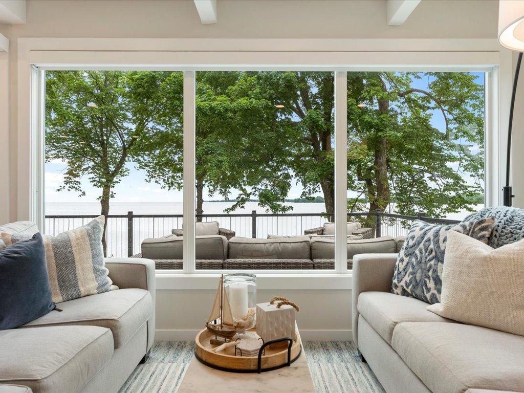 1725 White Cloud Drive N