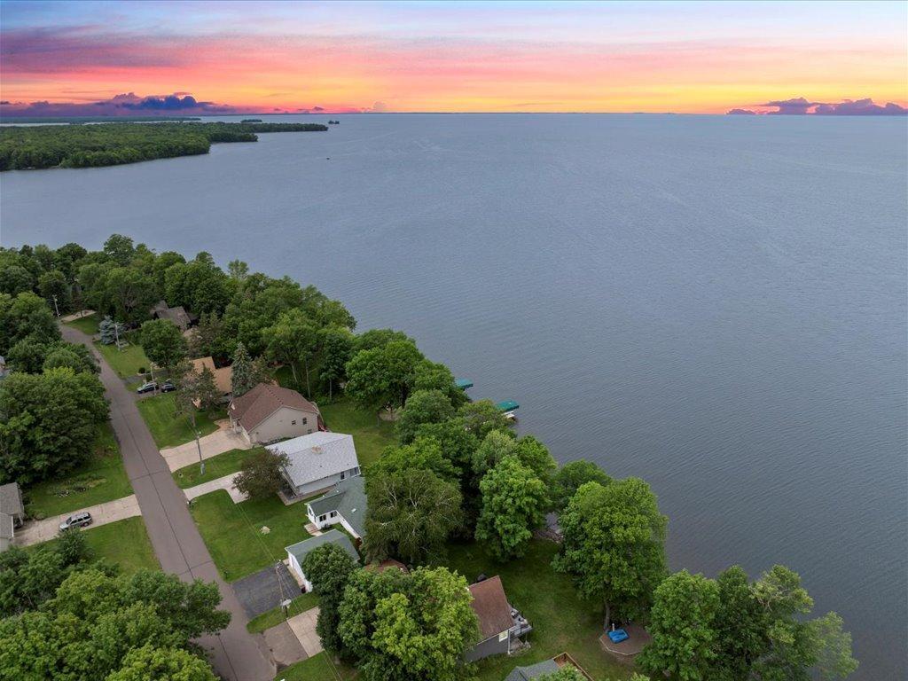 1725 White Cloud Drive N