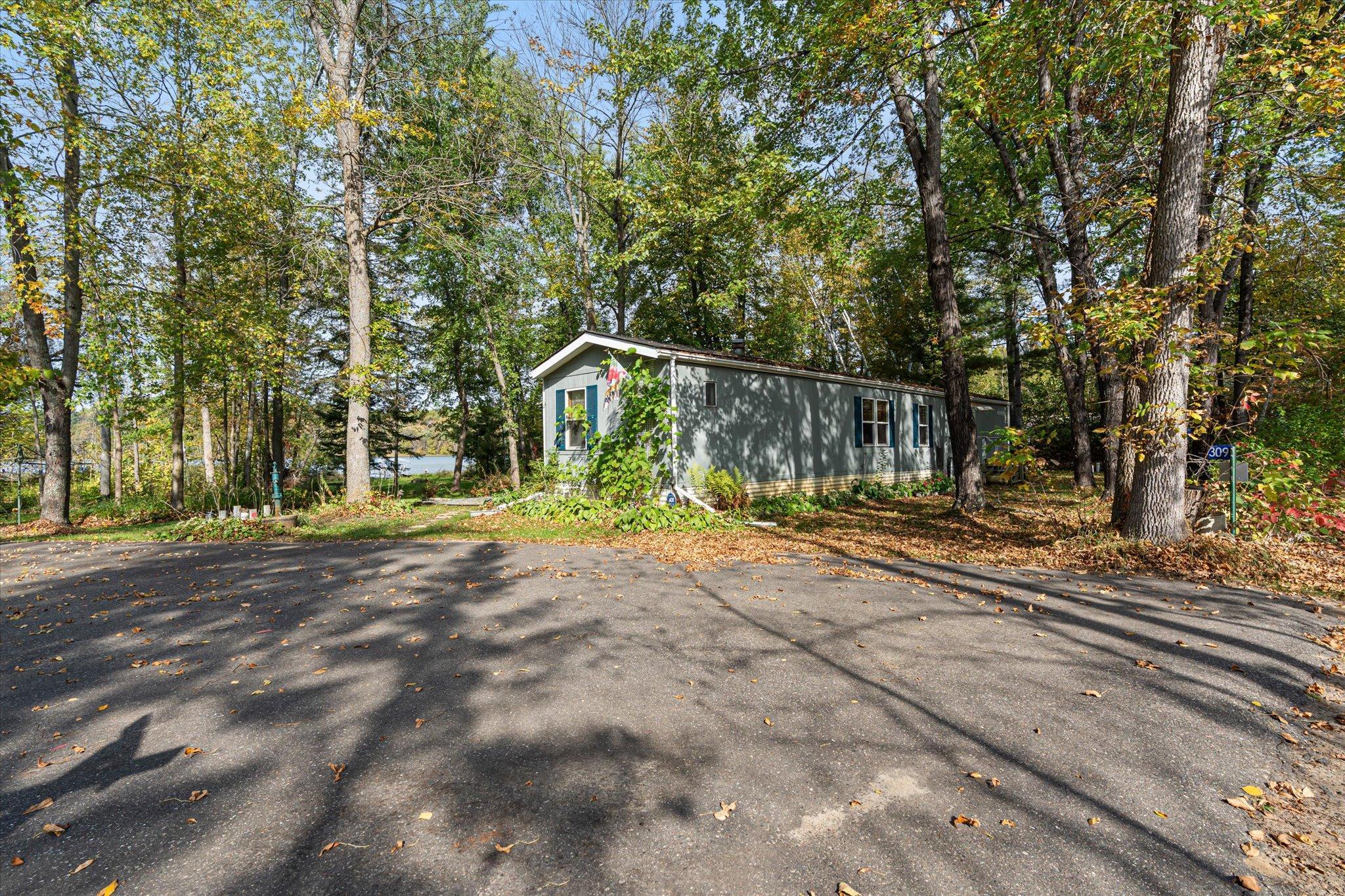 309 Daisy Trail NE