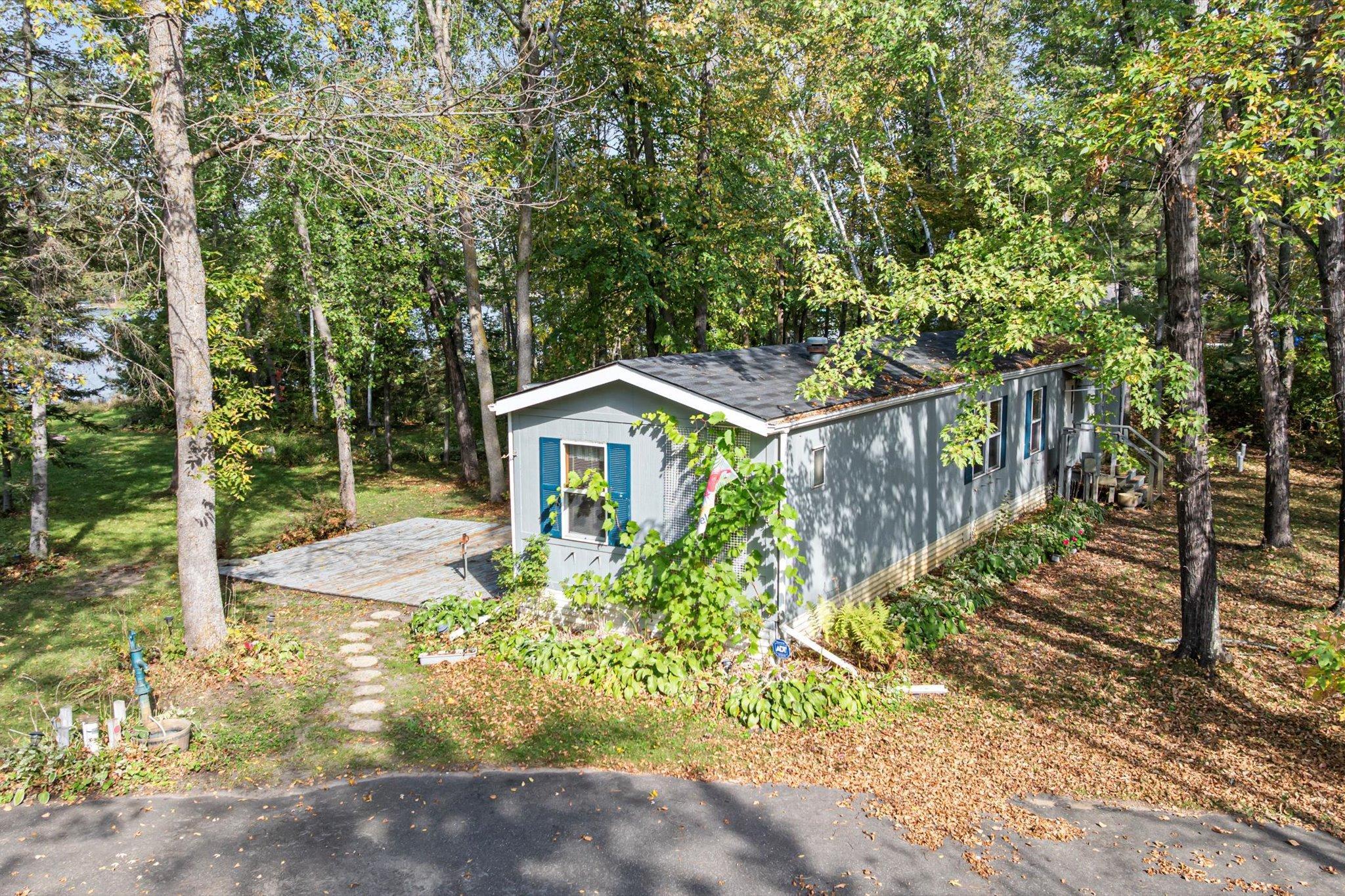 309 Daisy Trail NE