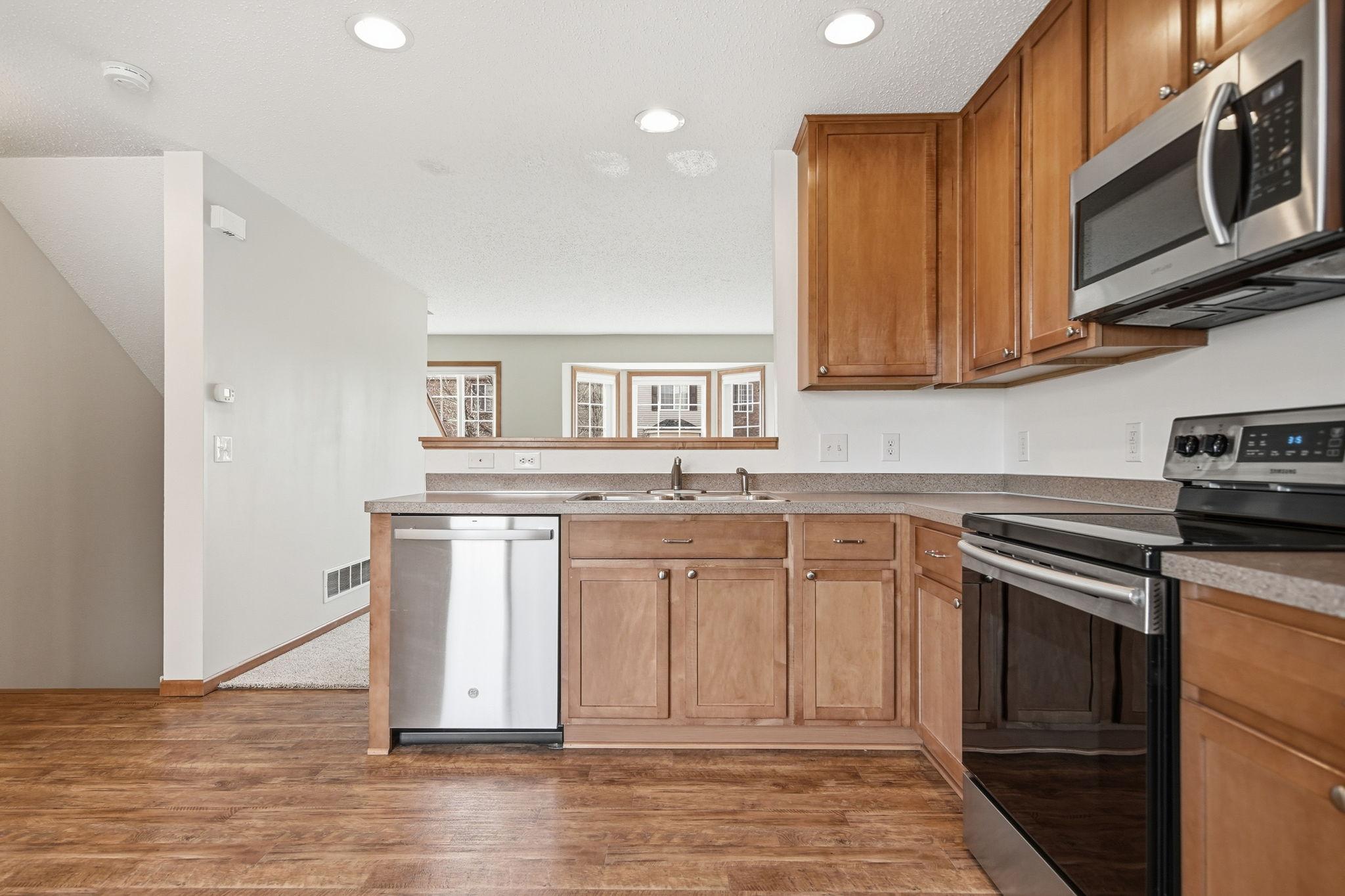 5027 Evergreen Drive N Unit: 7