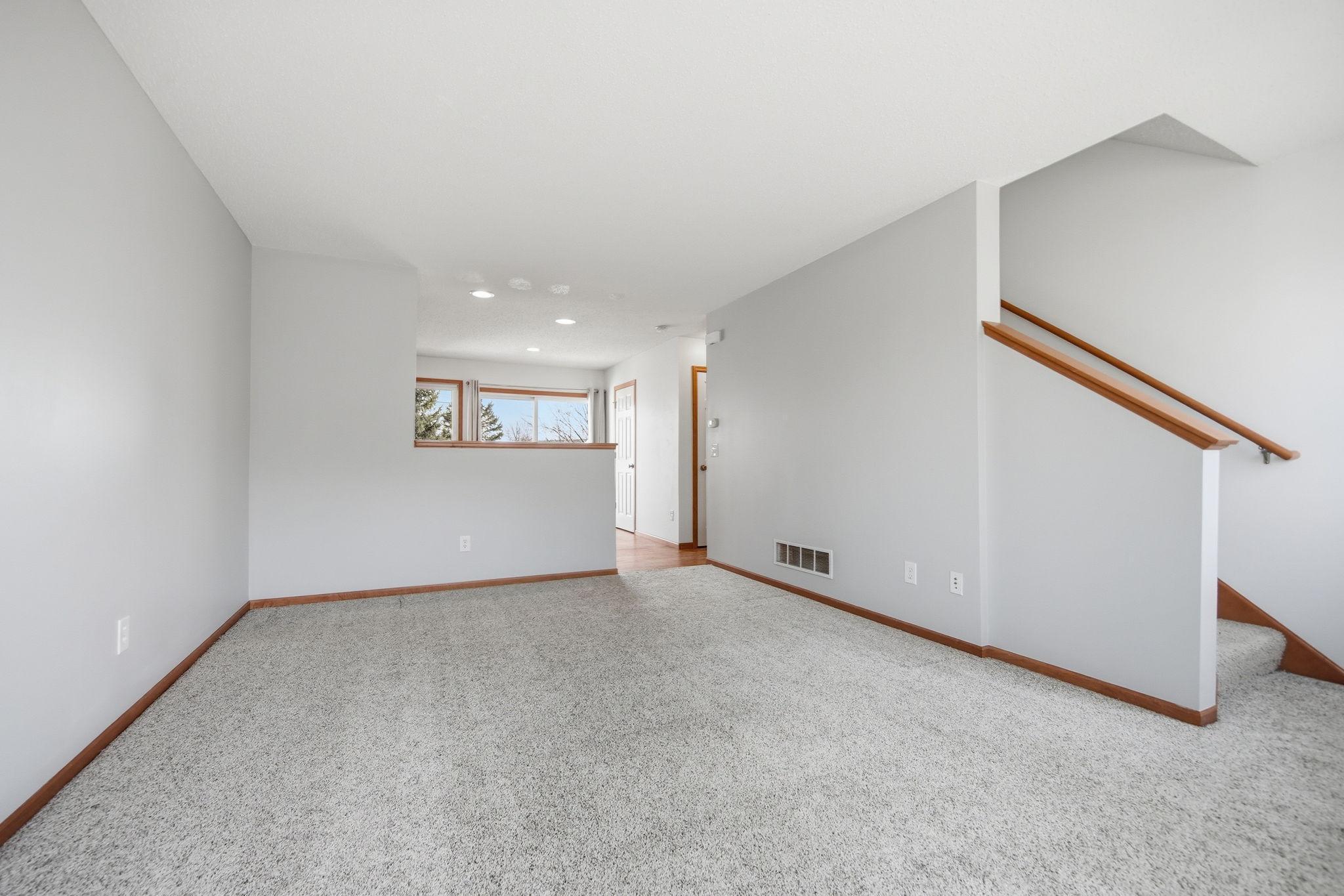 5027 Evergreen Drive N Unit: 7