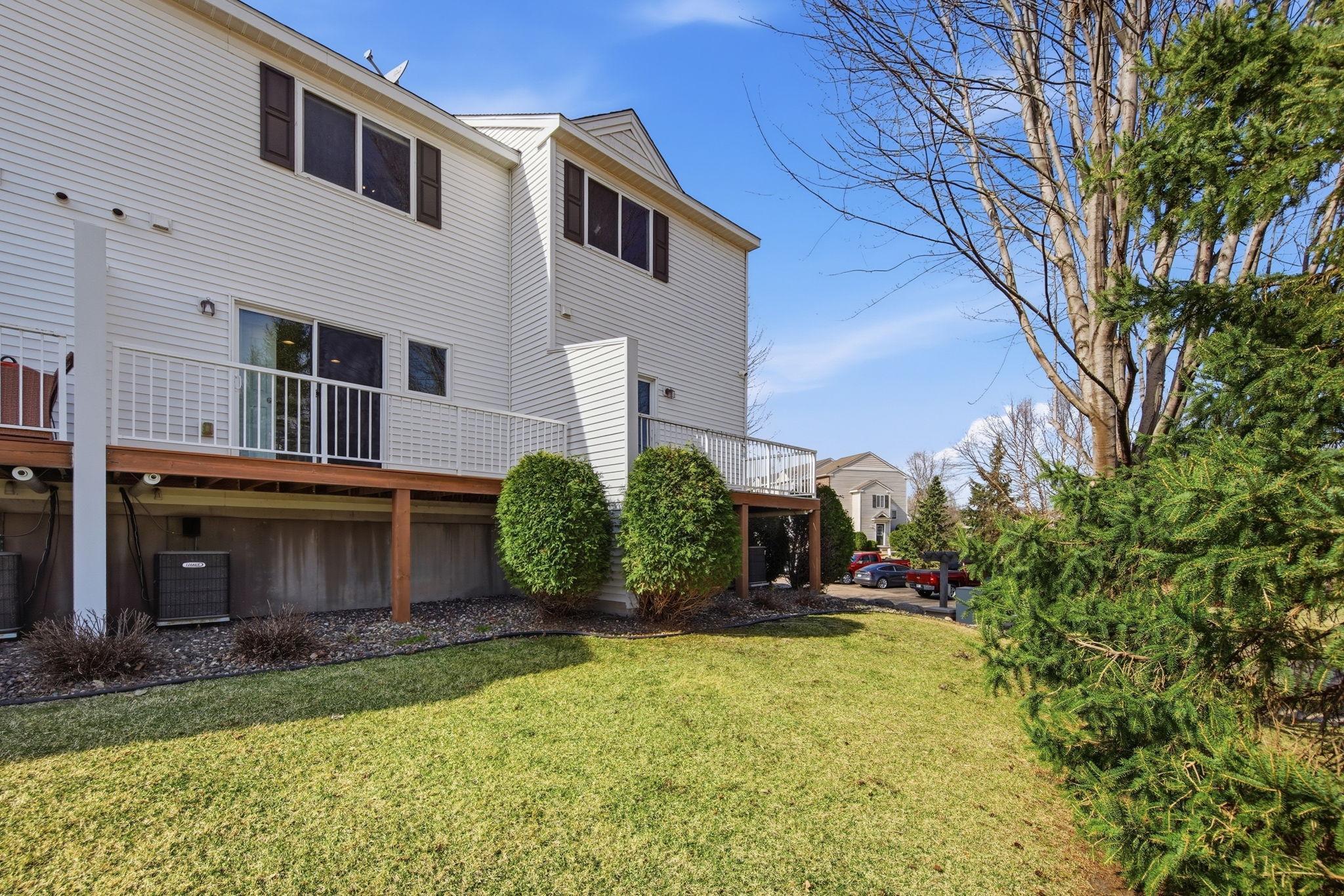 5027 Evergreen Drive N Unit: 7