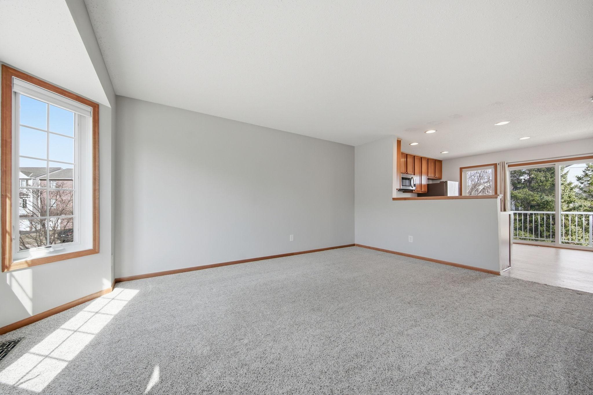 5027 Evergreen Drive N Unit: 7