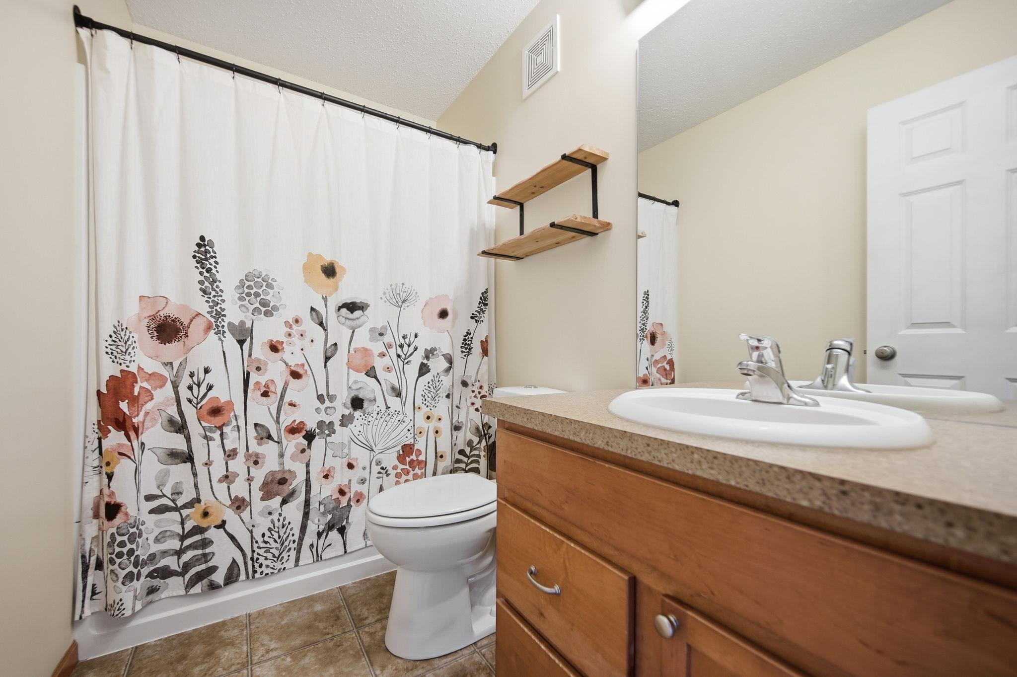 5027 Evergreen Drive N Unit: 7