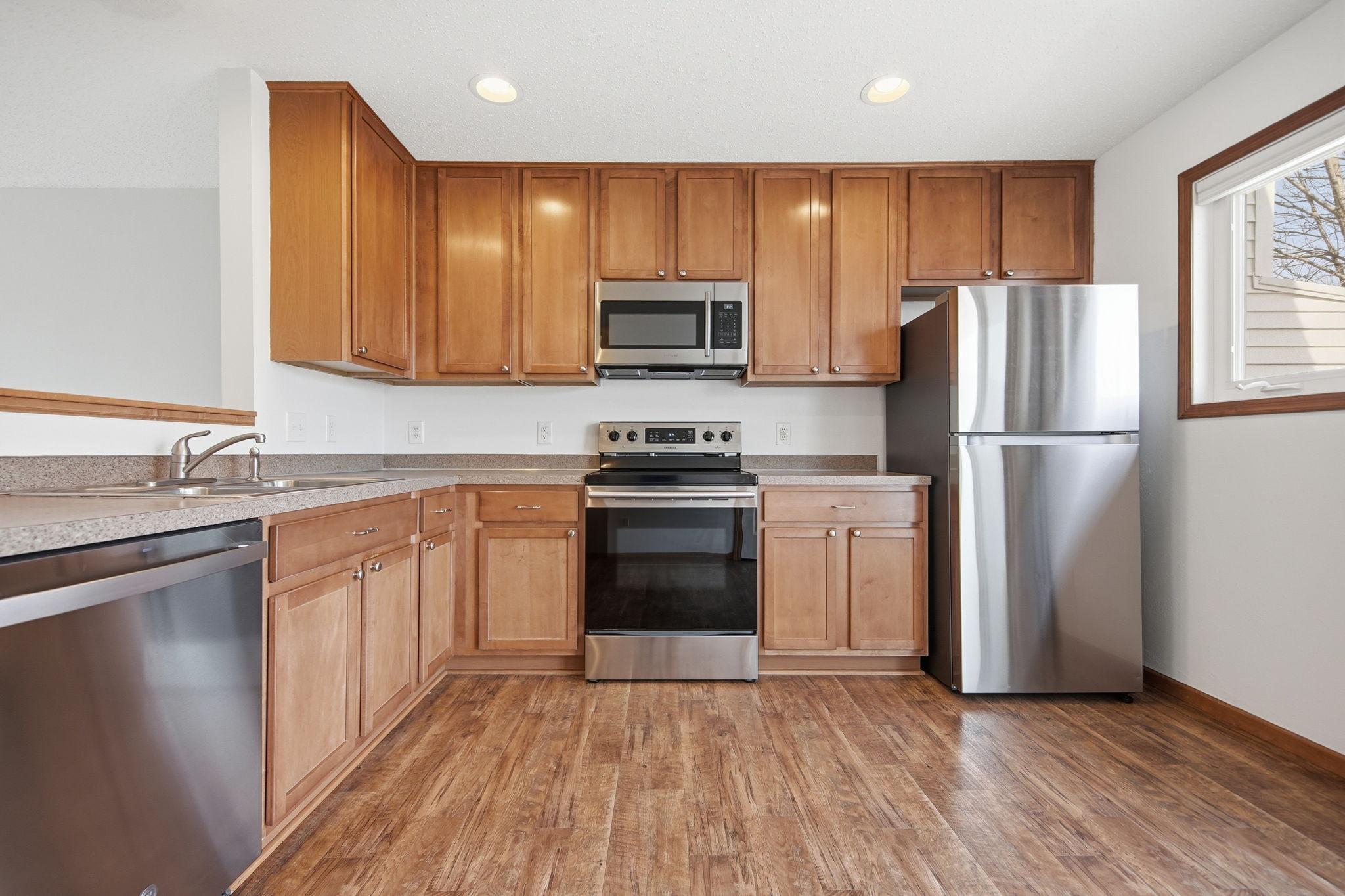 5027 Evergreen Drive N Unit: 7