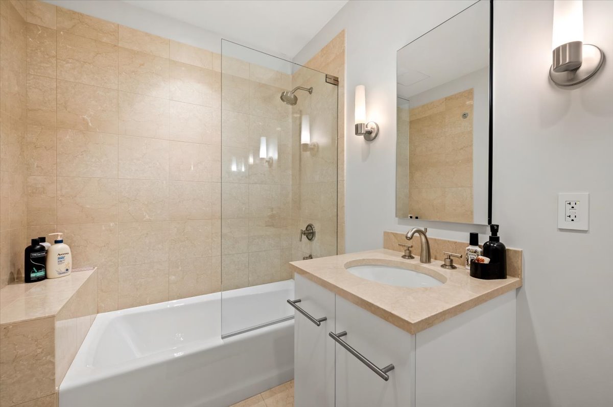 401 N Wabash Avenue Unit: 60F