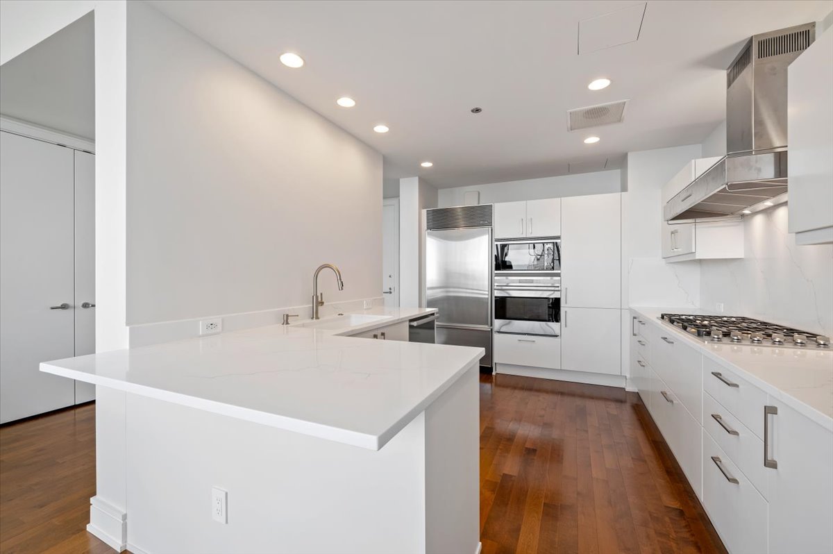 401 N Wabash Avenue Unit: 60F