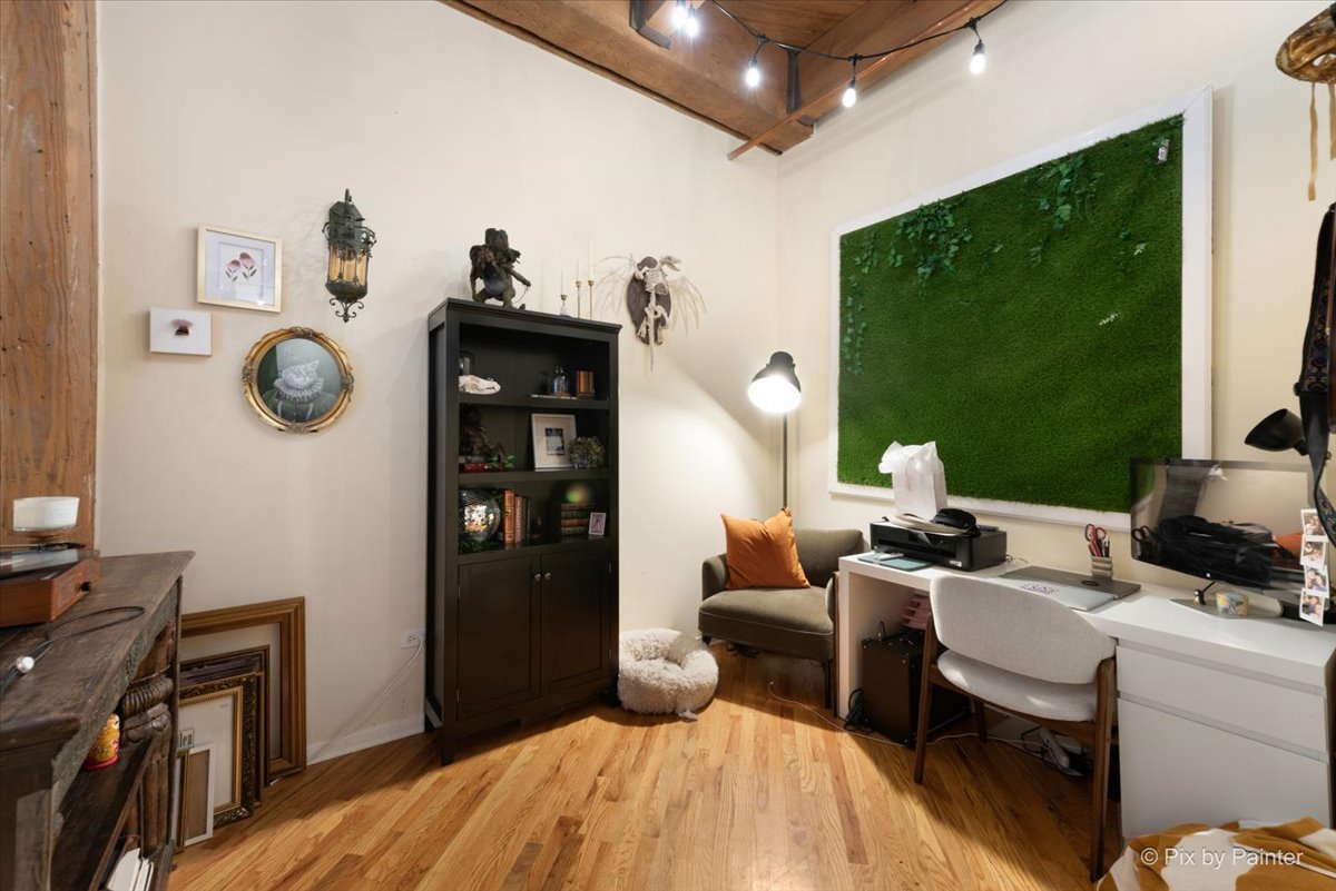 1040 W Adams Street Unit: 104