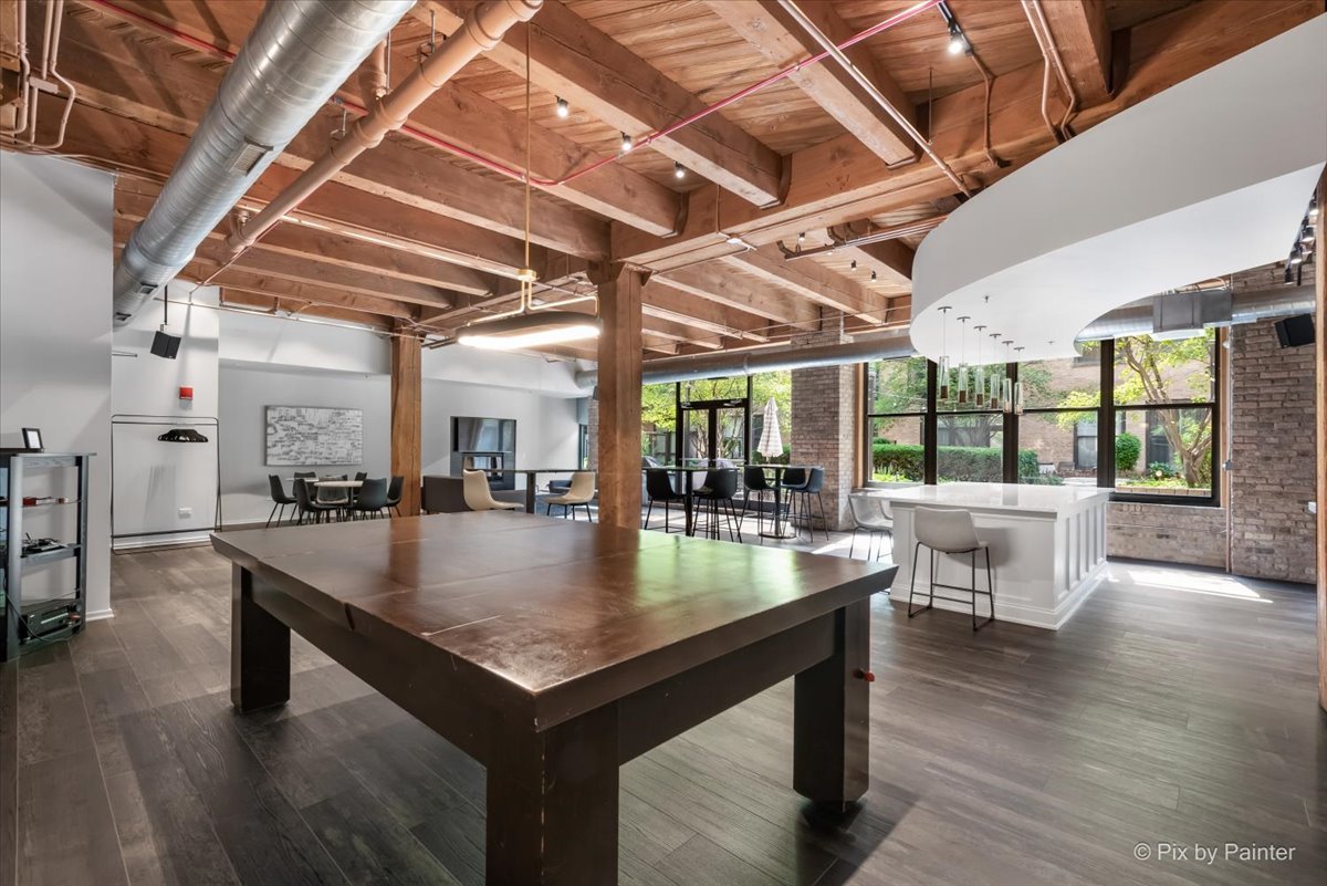 1040 W Adams Street Unit: 104