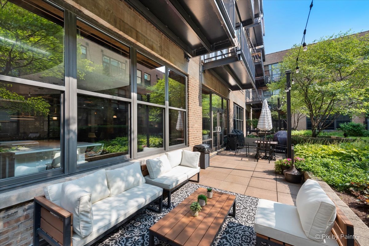1040 W Adams Street Unit: 104