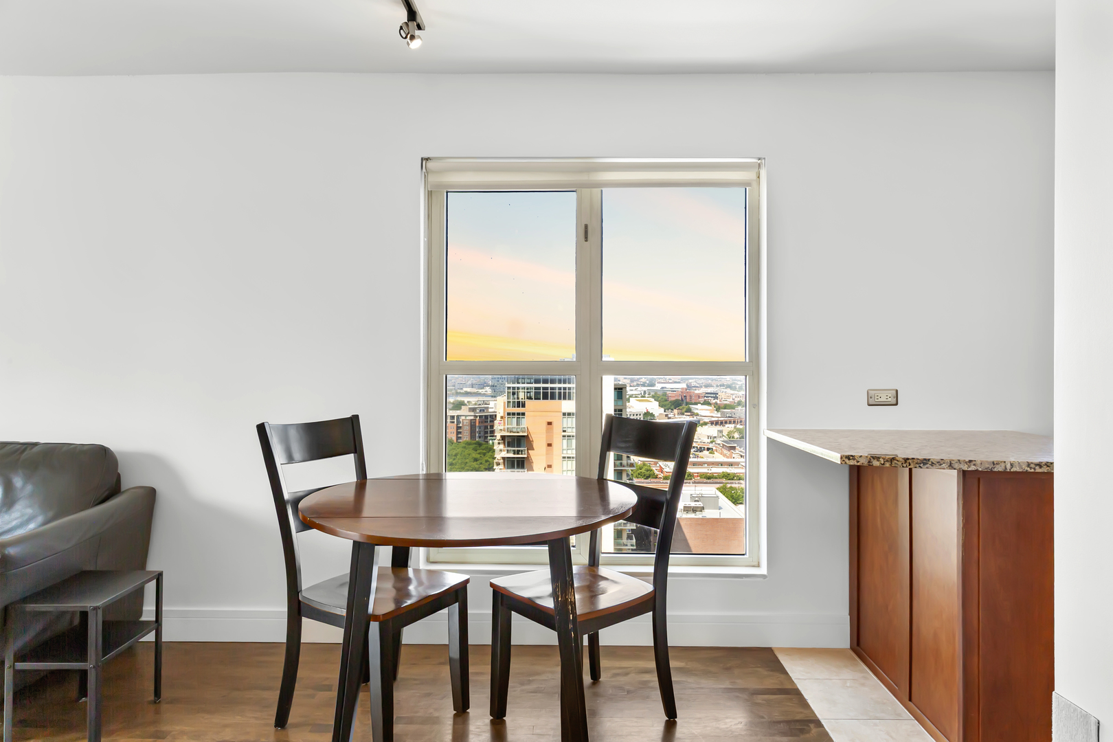 1212 N Lasalle Street Unit: 2009