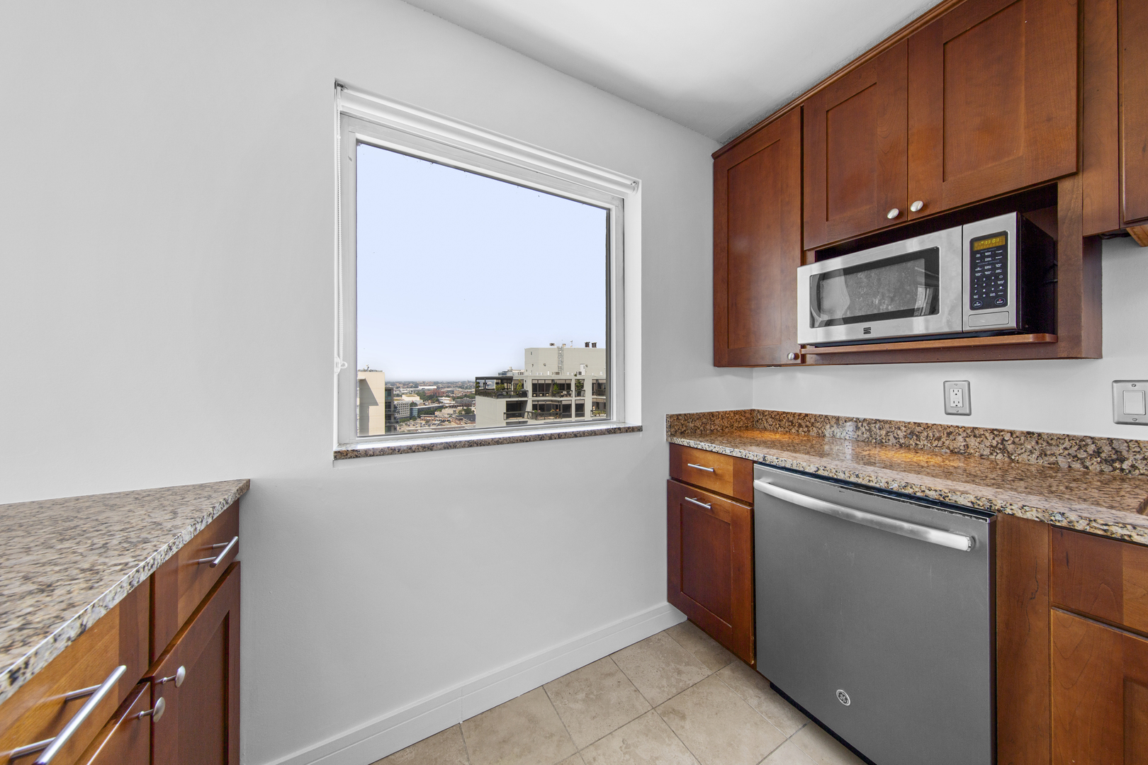 1212 N Lasalle Street Unit: 2009