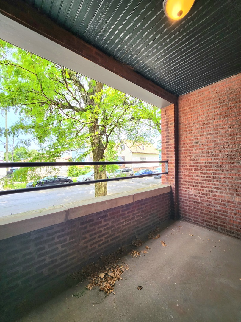 3143 W Wellington Avenue Unit: 1