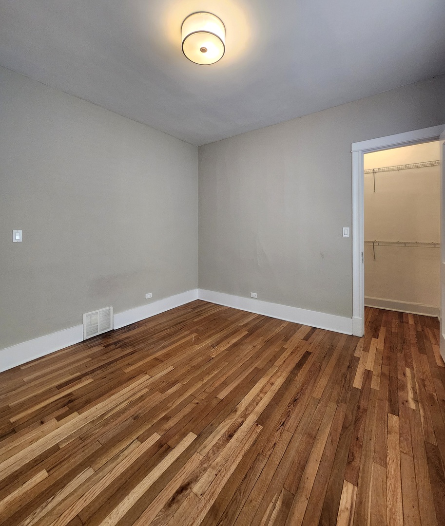 3143 W Wellington Avenue Unit: 1
