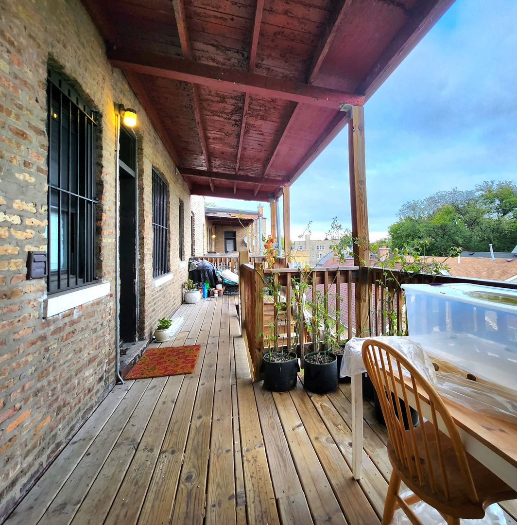 3143 W Wellington Avenue Unit: 1