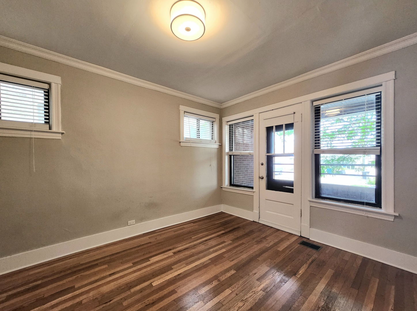 3143 W Wellington Avenue Unit: 1