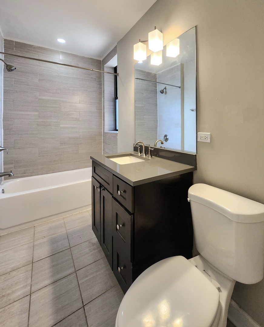 3143 W Wellington Avenue Unit: 1