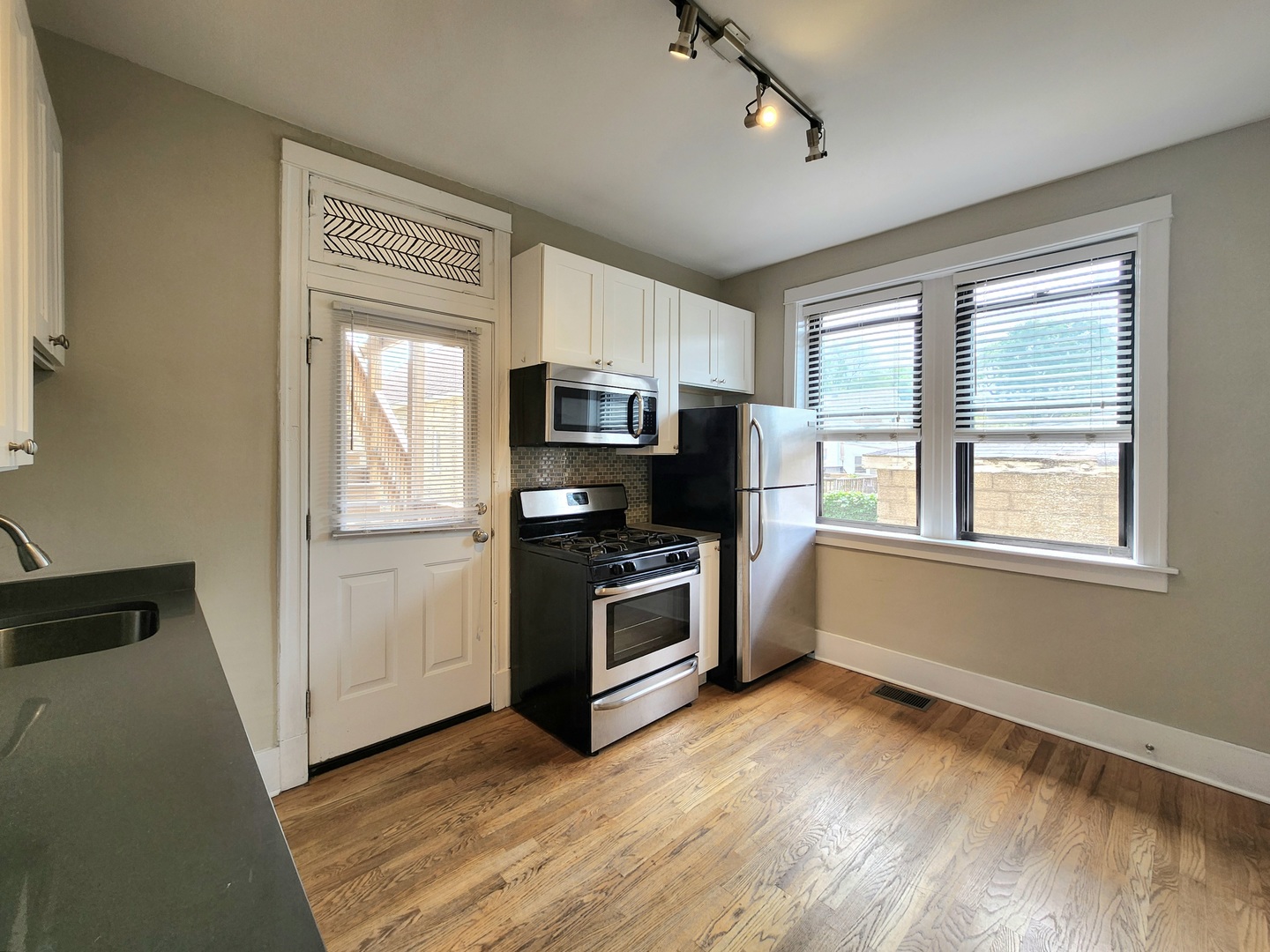 3143 W Wellington Avenue Unit: 1
