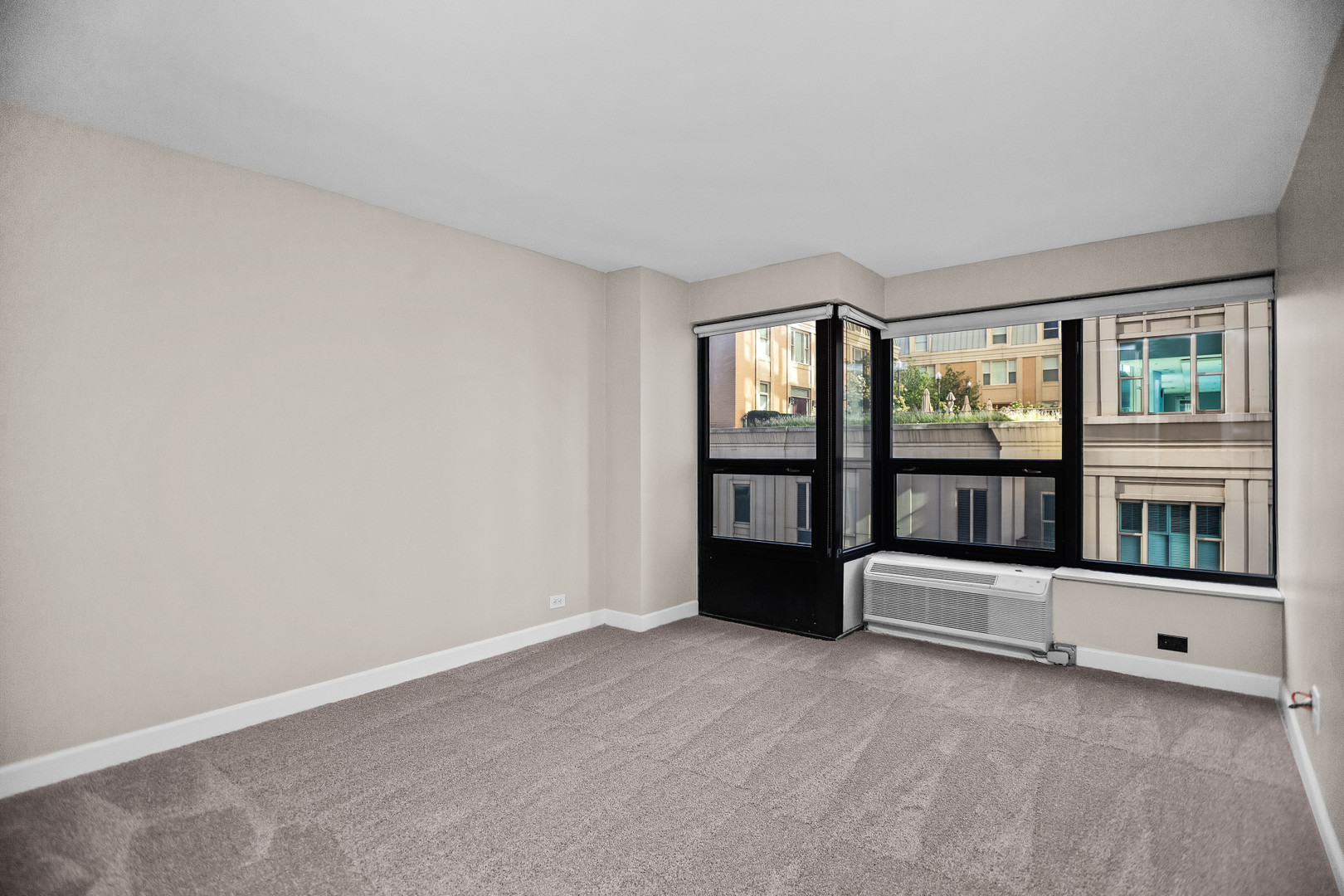 30 E Huron Street Unit: 907