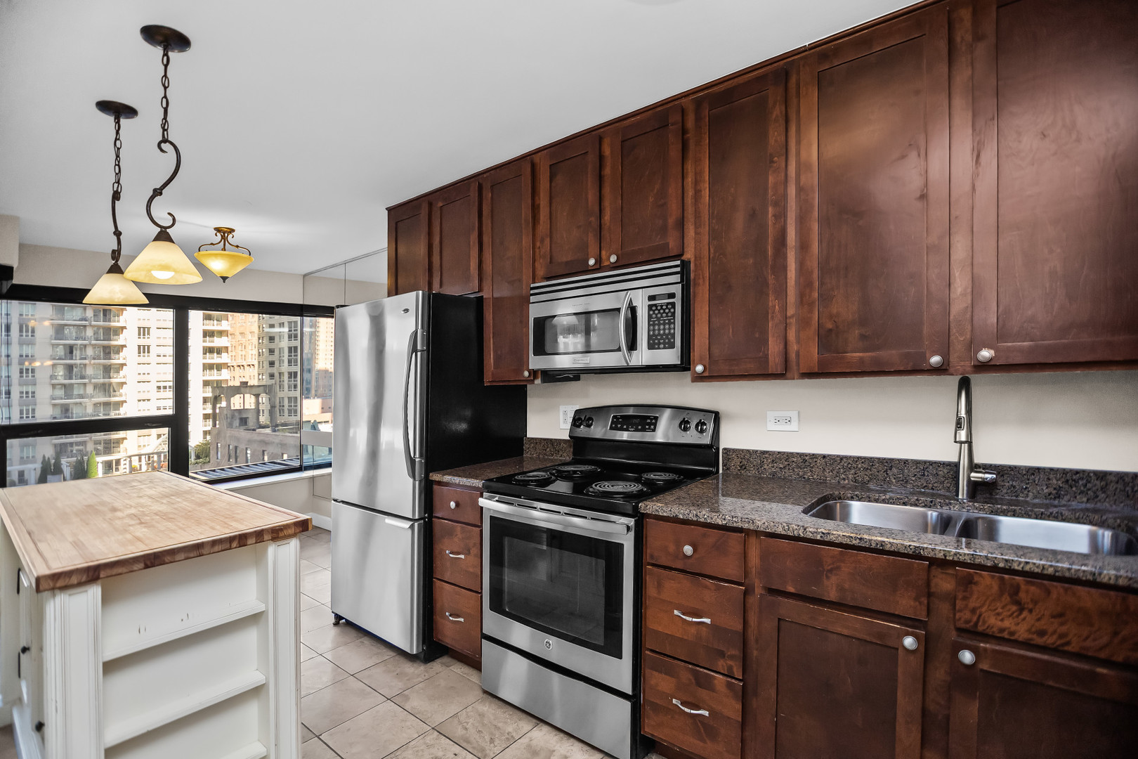 30 E Huron Street Unit: 907