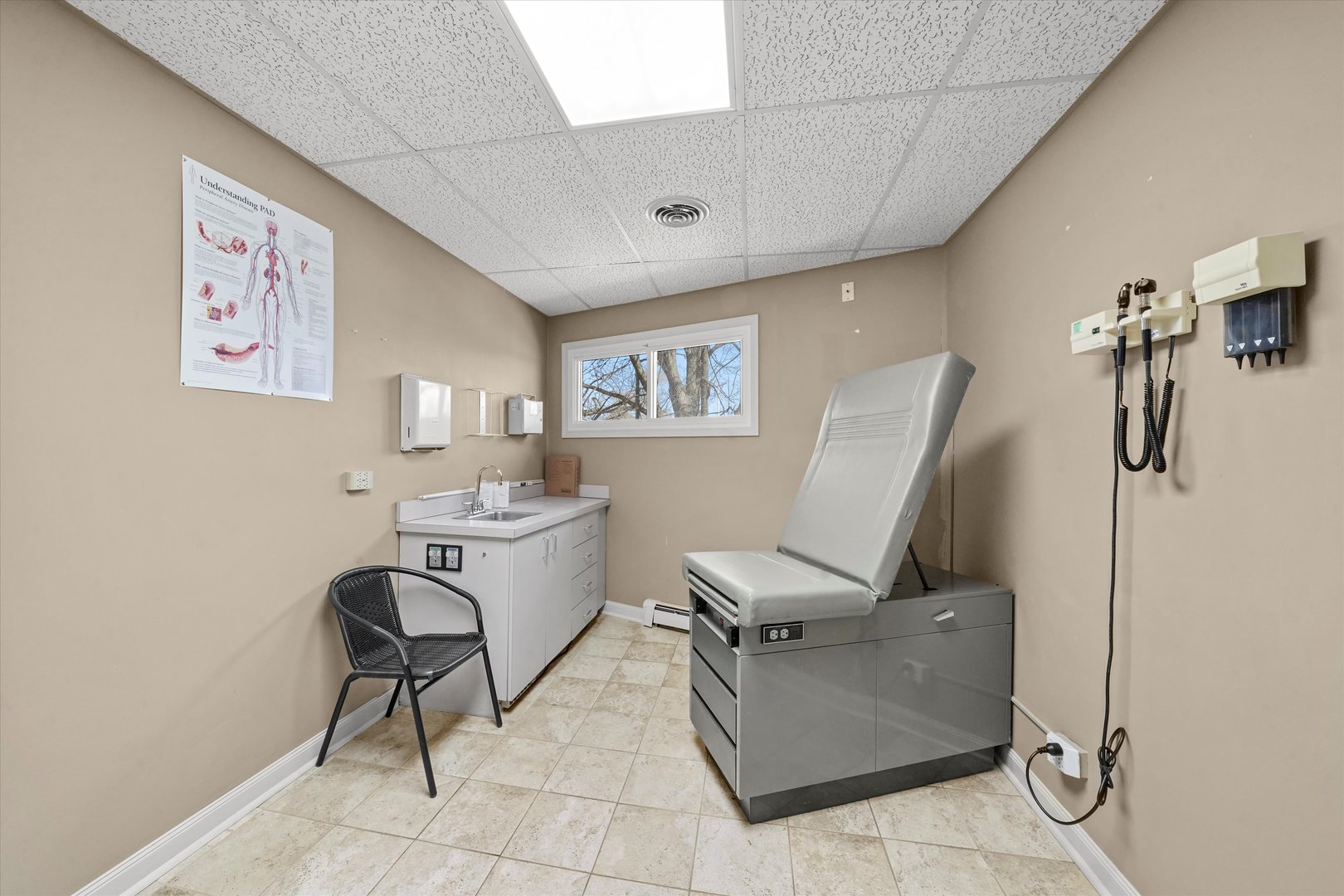 6067 N Northwest Highway