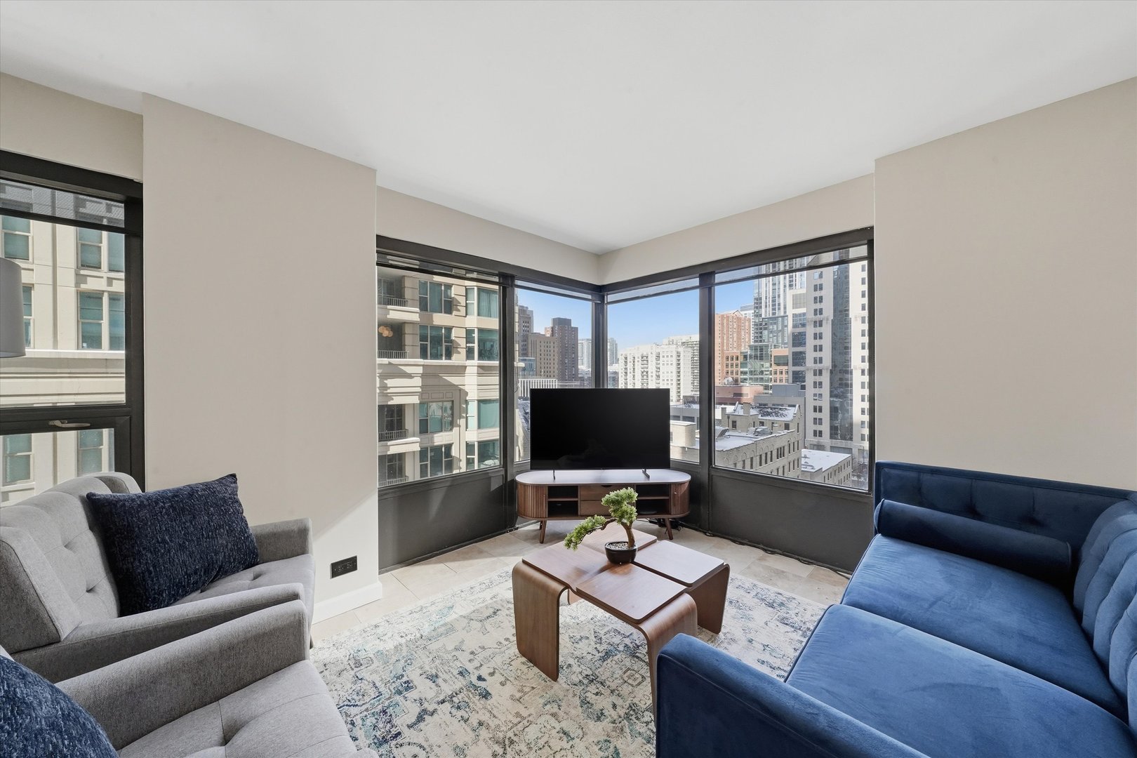 30 E Huron Street Unit: 907