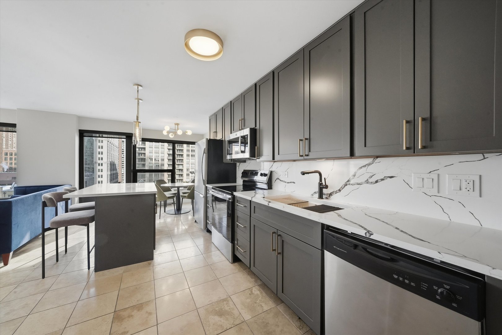 30 E Huron Street Unit: 907