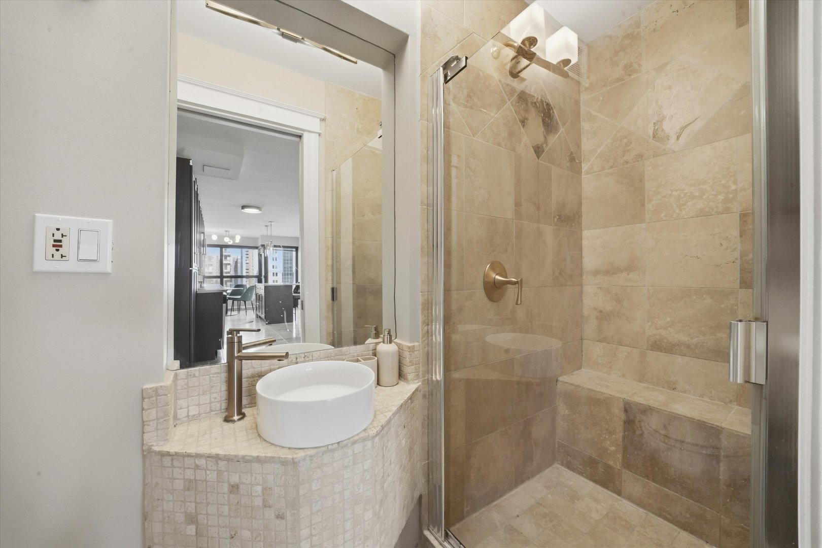 30 E Huron Street Unit: 907