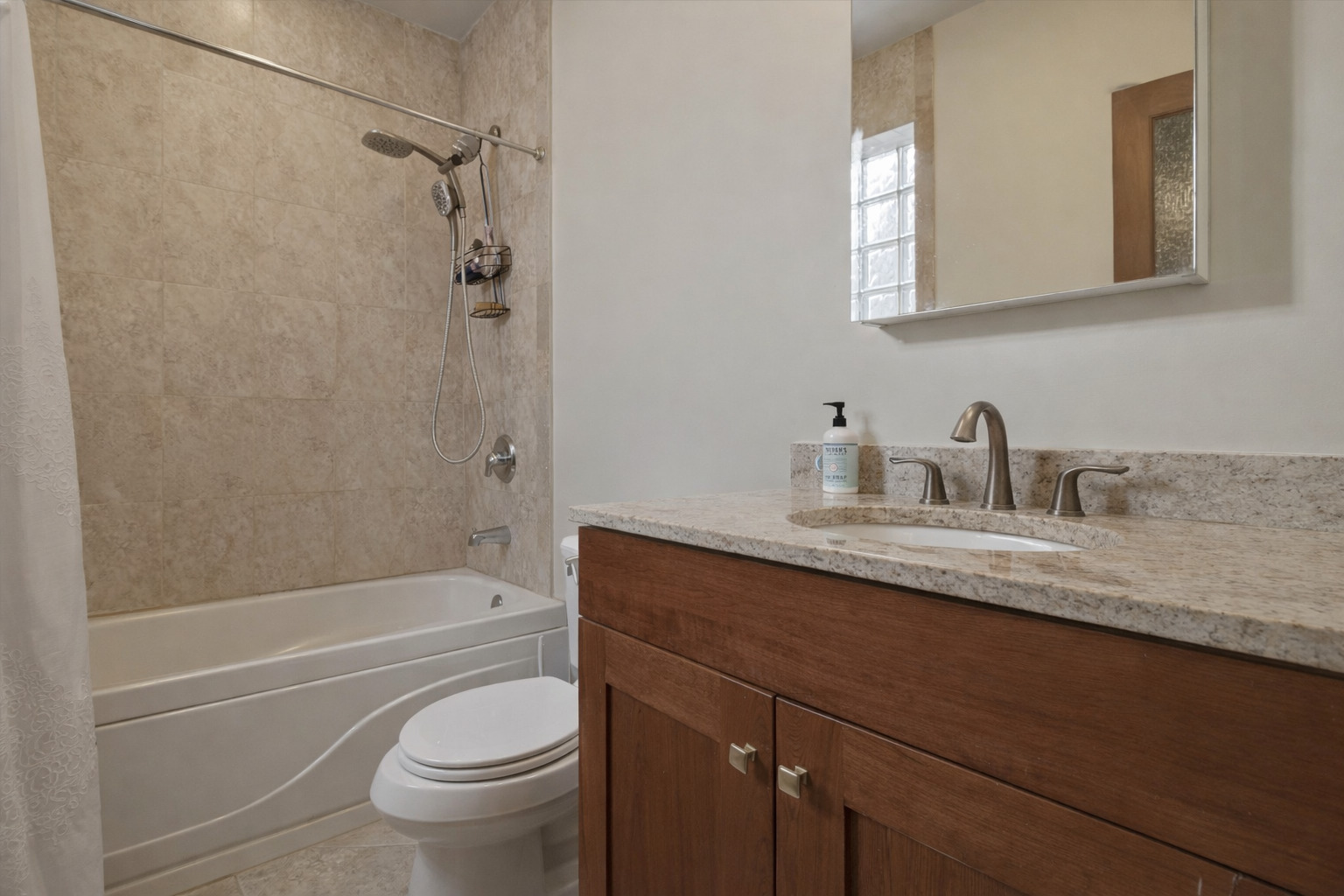 2237 W Washington Boulevard Unit: 3