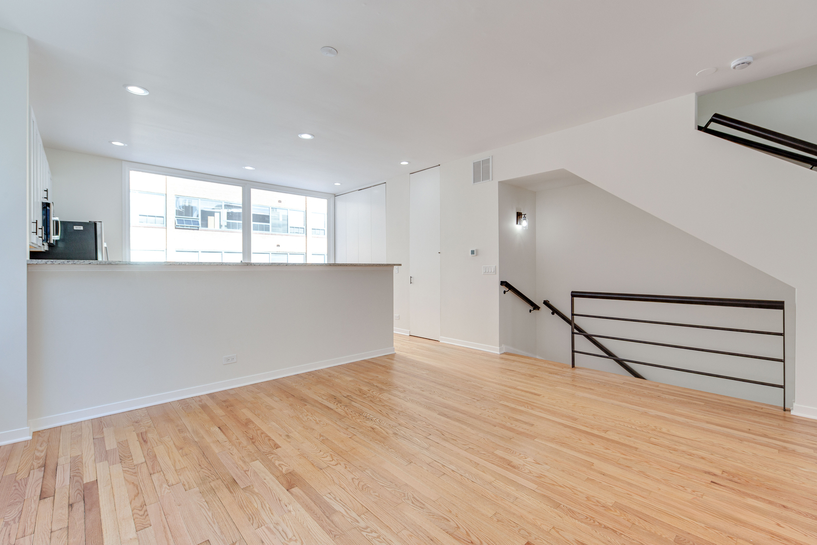 680 N Peoria Street Unit: F