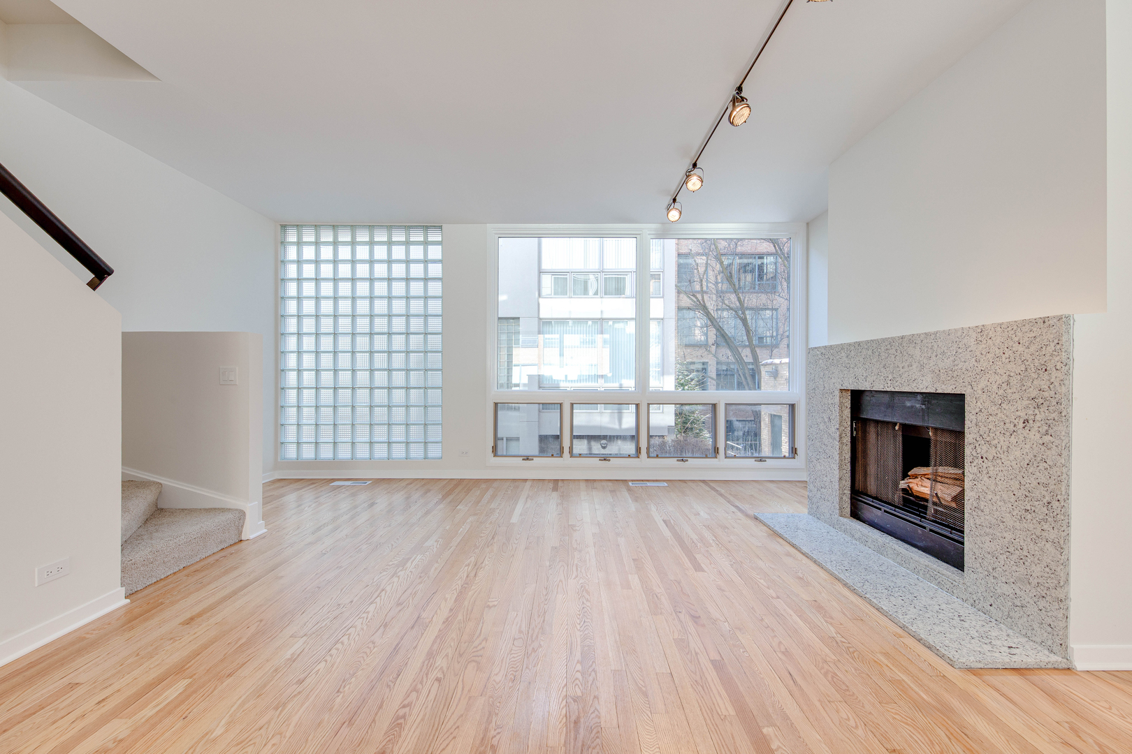 680 N Peoria Street Unit: F