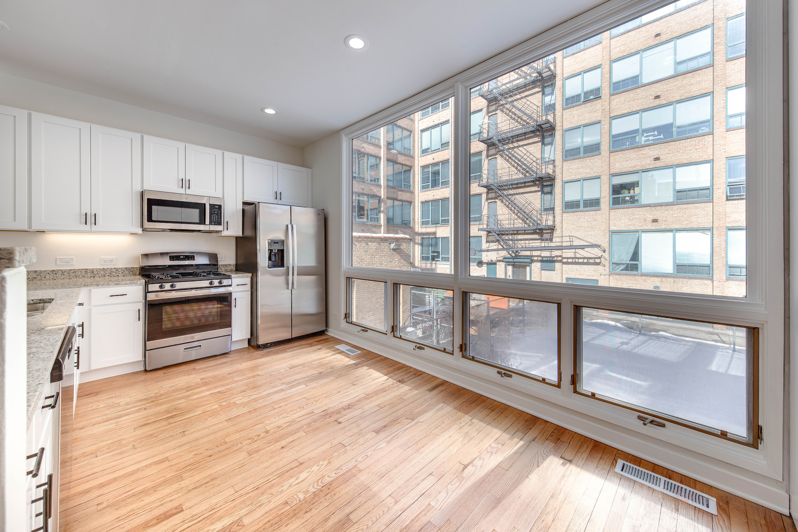 680 N Peoria Street Unit: F