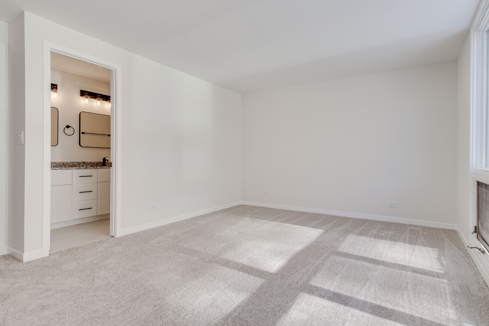 680 N Peoria Street Unit: F