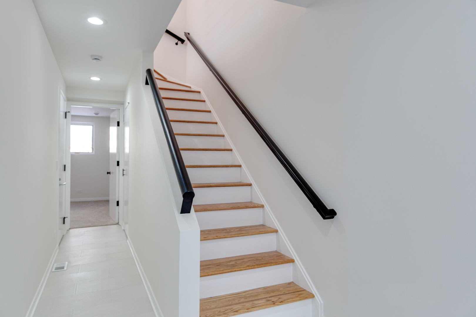 680 N Peoria Street Unit: F