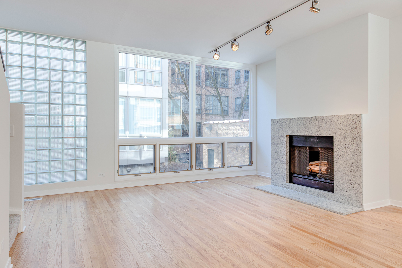 680 N Peoria Street Unit: F
