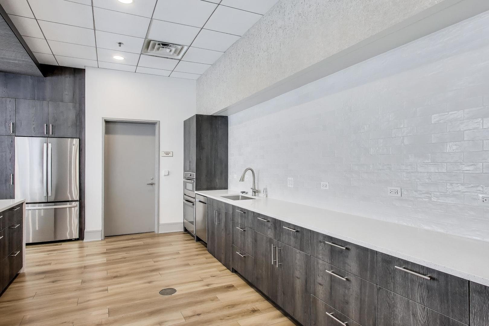 512 N McClurg Court Unit: 3909